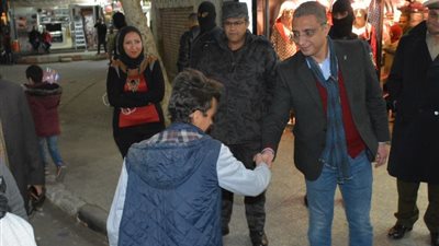 محافظ سوهاج يشارك المواطنين احتفالات رأس السنة الميلادية