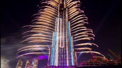 فيديو| برج خليفة يتزين فى استقبال العام الجديد 