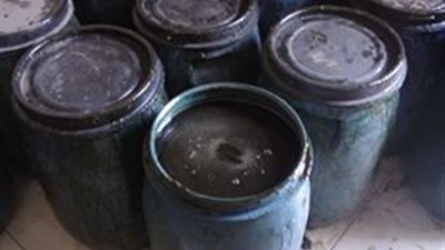 ضبط 2 طن عسل أسود منتهي الصلاحية بالإسكندرية
