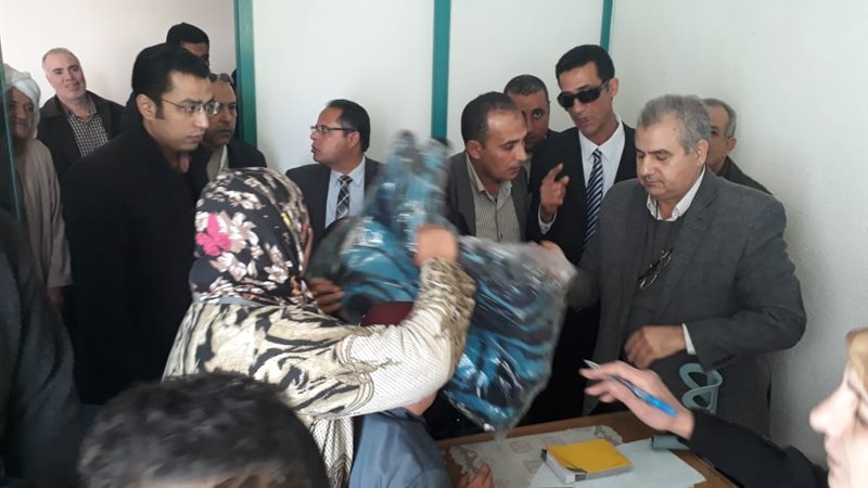 توزيع 3500 بطانية