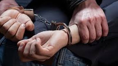 ضبط شخصين مطلوبين على  ذمة قضايا مشاجرة في شبرا الخيمة 