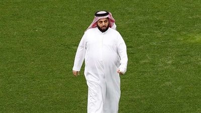 لاعب الأهلي السابق يسخر من تركي آل الشيخ