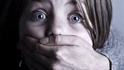 من أجل المال .. حيلة يبتكرها طفل لـ 