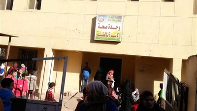صور.. الإنتهاء من القافلة العلاجية بقرية الطيبة بالزقازيق