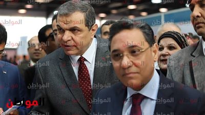 صور.. وزير القوى العاملة والبرلمانى عبدالرحيم على يناقشان شباب ملتقى توظيف الجيزة 