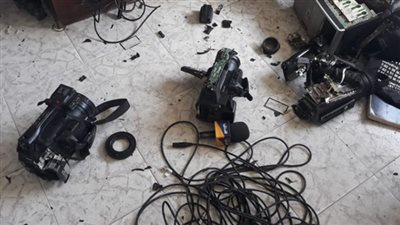 شاهد لحظة اقتحام ملثمون لمبنى التلفزيون الفلسطينى فى قطاع غزة 