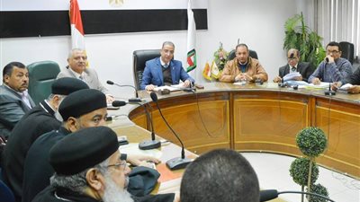 محافظ سوهاج يؤكد على توفيق اوضاع الكنائس قبل نهاية يناير الجاري 