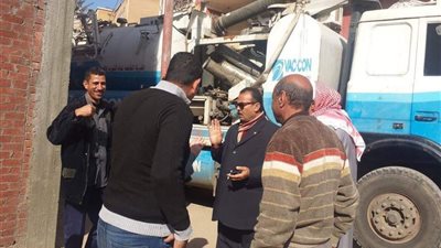 إعدام 60 كيلو مواد غذائية مجهولة المصدر بالشرقية 