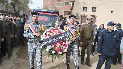 بزغاريد النساء وتكبيرات الرجال.. تشييع جثمان الشهيد مصطفى عبيد بمسقط رأسه
