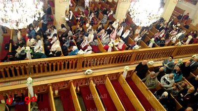 صور| استمرار توافد الأقباط على كنيسة مارجرجس بطنطا لقداس عيد الميلاد المجيد 