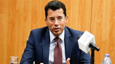 وزير الرياضة يلتقى مجموعة من الأبطال من ذوى القدرات الخاصة