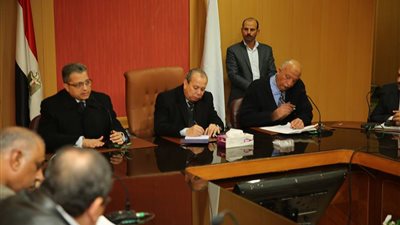 محافظ كفرالشيخ يناقش استعدادات إزالة التعديات بالتعاون مع الرقابة الإدارية