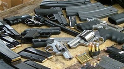 ضبط عاطلين بحوزتهما أسلحة نارية ومخدرات في شبرا والخانكة