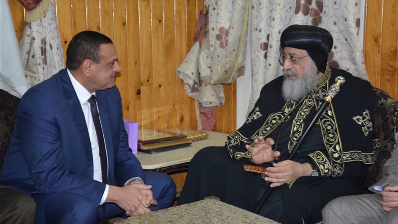محافظ البحيرة يزور
