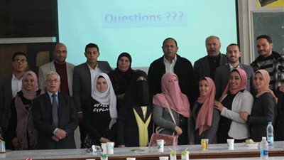 طلاب تكنولوجيا الزقازيق يقدمون عروضاً لمشروعاتهم التدريبية 