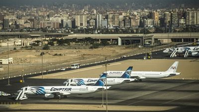 إصابة شخصين في انقلاب سيارة بمهبط مطار القاهرة الدولي