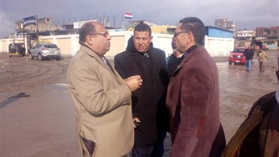 رئيس مدينة بلطيم يتابع رفع مياه الأمطار بالمدينة والقرى