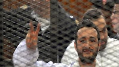   المشدد 15 سنة و6 مليون جنيه غرامة لأحمد دومة فى قضية 