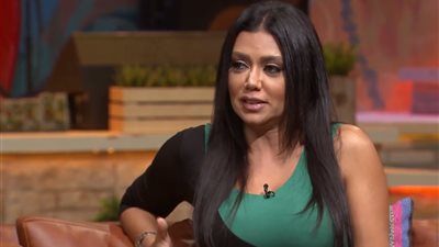 فيديو.. رانيا يوسف لـ شريف منير: إحنا شياطين 