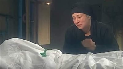 امرأة في مشهد.. عِدمت الحبايب من بعدك يا نعمة