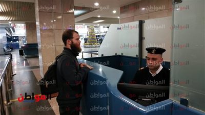  فيديو وصور .. مصر ترحل ألمانيا داعشيا من مطار القاهرة