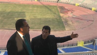 رئيس الوزراء يتفقد المنشآت الرياضية في استاد القاهرة   