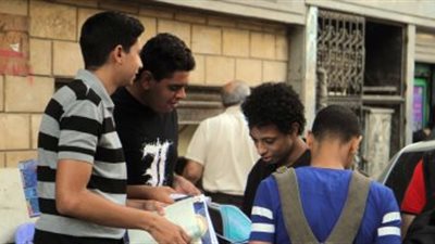 امتحان الصف الأول الثانوي التجريبي .. الطلاب كالعادة : مش من المنهج .. والبوكليت 16 ورقة !
