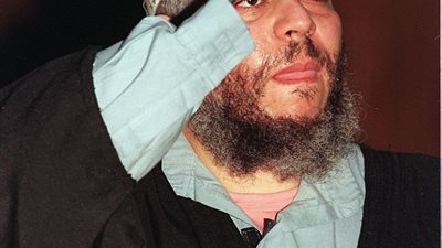 صحيفة تكشف خطابات ودية بين أخطر إرهابى مصرى بسجون أمريكى وقس 