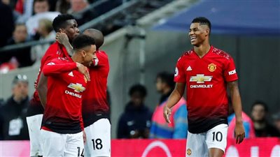 مانشستر يونايتد يواصل تألقه بالفوز على توتنهام 