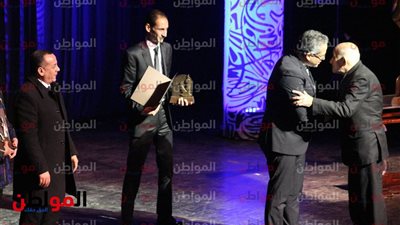 صور.. وزير الآثار يكرم مدير عام المتحف القبطي الأسبق بعيد الأثريين الـ 13 بالأوبرا