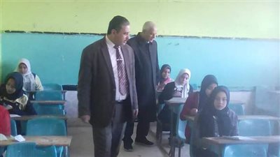 صور.. طلاب البحيرة يؤدون امتحان اللغة الفرنسية بنظام أوبن بوك الجديد 2019 