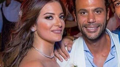 محمد إمام يتغزل في زوجته .. وهذا ما فعله في التعليقات