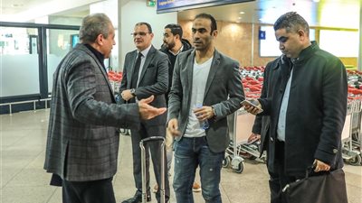 وفد من المقاولون والسفارة المصرية وعضو الساورة يستقبلون بعثة الأهلي في الجزائر