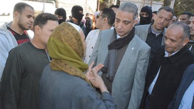 صور.. الأنصاري يتفقد قرية سعدالله ضمن مبادرة حياة كريمة في سوهاج