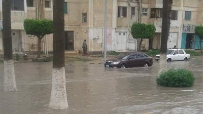 عاصفة رملية تجتاح البحيرة.. وغلق بوغازي رشيد والمعدية
