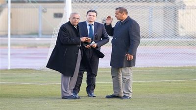 صور.. لجنة من الشباب والرياضة تعاين استاد المصري