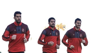  أشغال شاقة لحراس الأهلي قبل مواجهة شبيبة الساورة