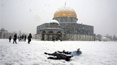 رغم التحسن الطفيف.. الأمطار تضرب القدس وهذه توقعات طقس غدًا السبت 