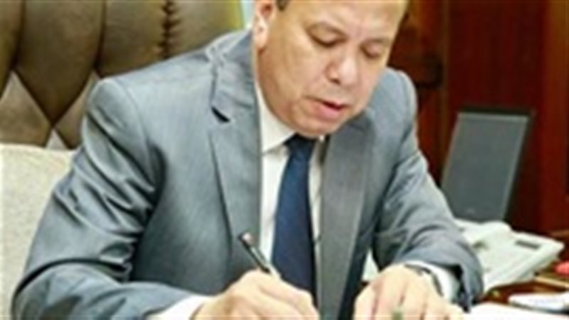 الدكتور إسماعيل عبد