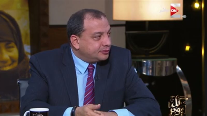 الدكتور منصور حسن