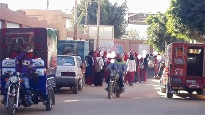 صور| عقب تسريبه.. طلاب بني سويف يؤدون امتحان الرياضيات 2019
