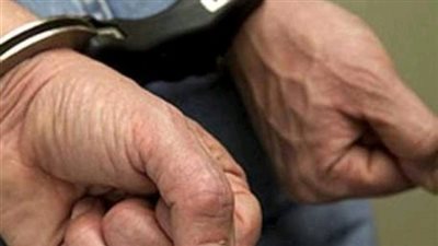 ضبط هاربين من قضايا مخدرات بحوزتهما استروكس بطوخ