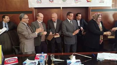 صور.. هيئة إنقاذ الطفولة تكرم وكيل الصحة بالبحيرة