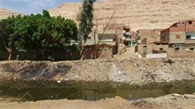 صور.. الحرادنة قرية سوهاجية خارج نطاق الخدمة وصدمة من عدم وجودها في مبادرة حياة كريمة