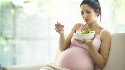 علشان حملك يكمل على خير.. كلى فاكهة وإشربى اللبن
