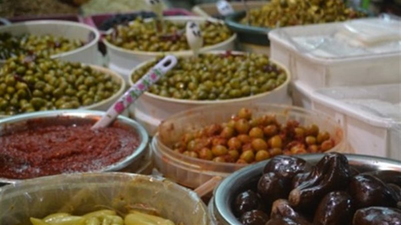 ضبط مخللات فاسدة