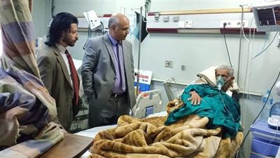 صور| وكيل صحة بنى سويف يحيل 3 أطباء من مستشفى ناصر العام للتحقيق 
