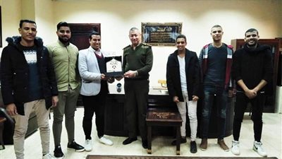 وفد من اتحاد شباب ببا في بني سويف يقدمون التهنئة إلى مأمور المركز 