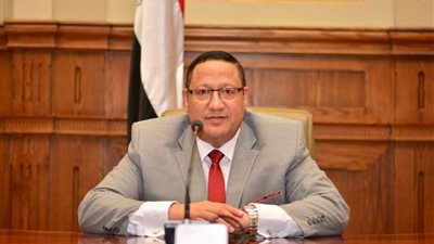 نائب بندر المنيا يقدم التحية إلى القوات المسلحة والشرطة