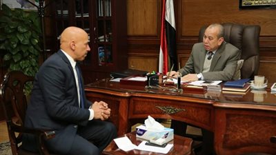 محافظ كفرالشيخ يبحث مع النائب أيمن عبدالله مشكلات مواطني بيلا
